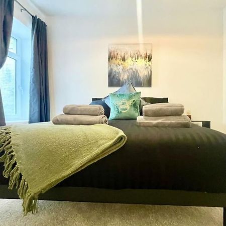 Cozy & Spacious 3-Bedroom Home By Tailored Accommodation Swansea Exteriér fotografie