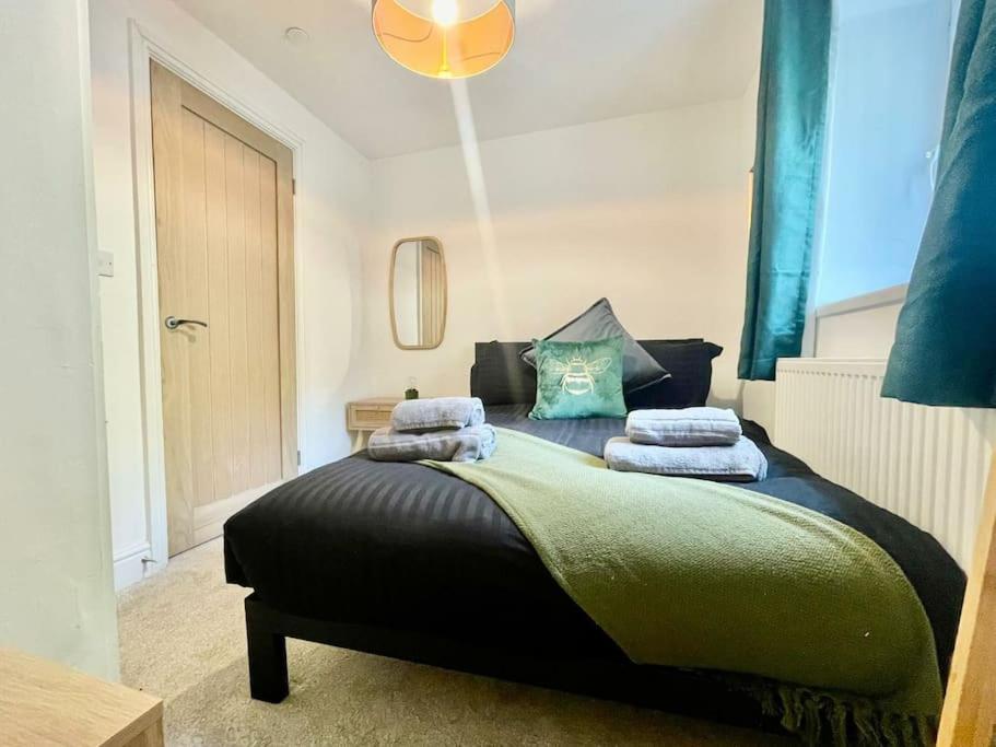 Cozy & Spacious 3-Bedroom Home By Tailored Accommodation Swansea Exteriér fotografie