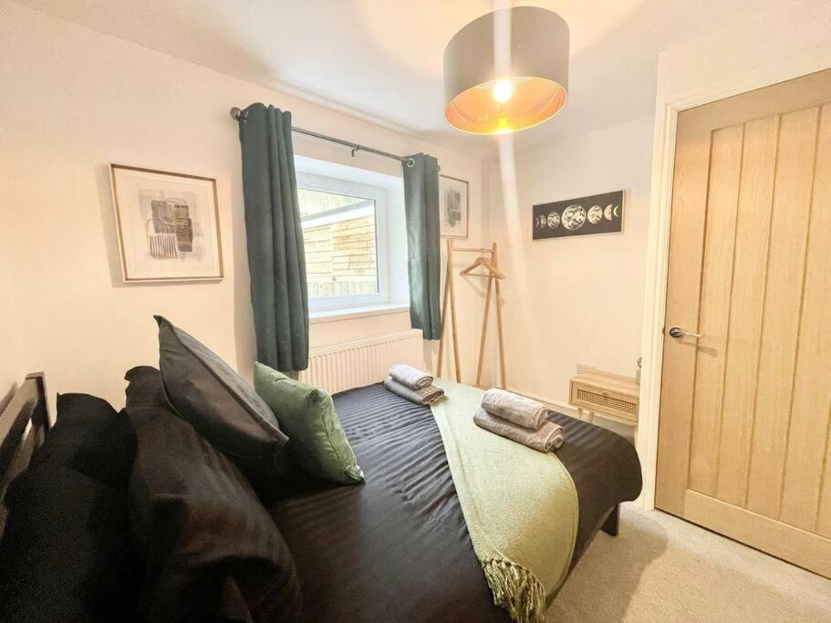 Cozy & Spacious 3-Bedroom Home By Tailored Accommodation Swansea Exteriér fotografie